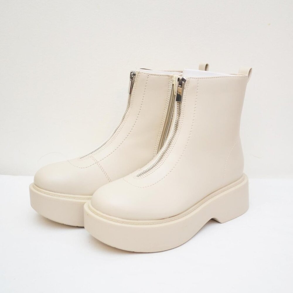 Portland Boot Company Women's Cream and White Boots Size 7